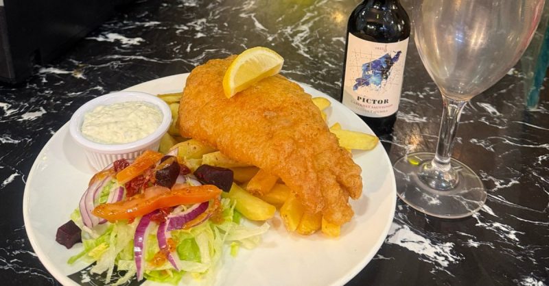 Enjoy a Two Course Meal + Wine or Soft Drink for One, Two, or Four Dublin eUKs.com Special Offers, Deals & Discounts in UK & Ireland 2